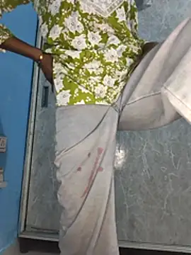 Snapshot of Hottest_Radhika__ chatting on 03/17/26, 06:11 Hottest Radhika online show from 03/17/26, 06:11