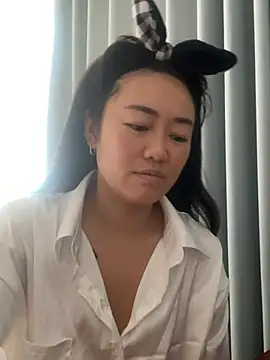 Molly-xiao online show from 05/02/26, 03:55