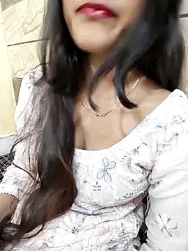 Snapshot of Yours-Zeenat chatting on 04/13/26, 09:48 Yours-Zeenat online show from 04/13/26, 09:48
