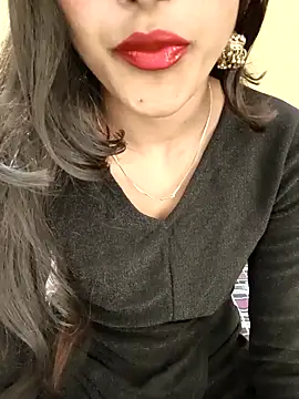 Snapshot of Yours-Zeenat chatting on 04/14/26, 04:18 Yours-Zeenat online show from 04/14/26, 04:18