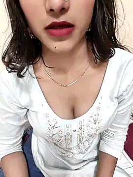 Snapshot of Yours-Zeenat chatting on 04/18/26, 07:40 Yours-Zeenat online show from 04/18/26, 07:40