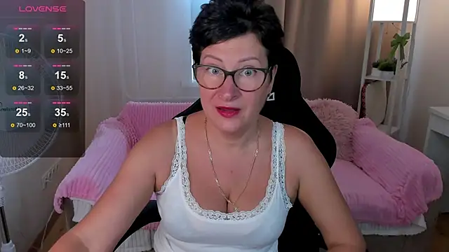 Snapshot of JennyMons chatting on 08/05/26, 08:17 JennyMons online show from 08/05/26, 08:17