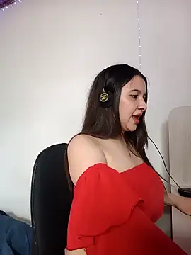 Snapshot of Laia__Evanss chatting on 04/08/26, 04:29 Laia Evanss online show from 04/08/26, 04:29