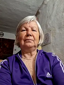 KlaudiaDarling online show from 04/28/26, 12:09