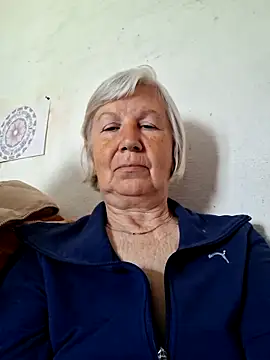 KlaudiaDarling online show from 05/01/26, 07:57