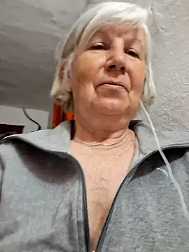 KlaudiaDarling online show from 05/09/26, 06:57