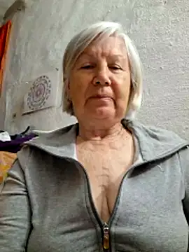 KlaudiaDarling online show from 05/19/26, 05:52