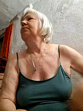 KlaudiaDarling online show from 05/27/26, 02:19