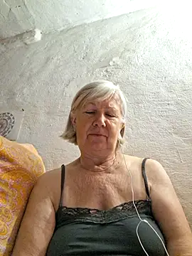 KlaudiaDarling online show from 06/07/26, 06:33