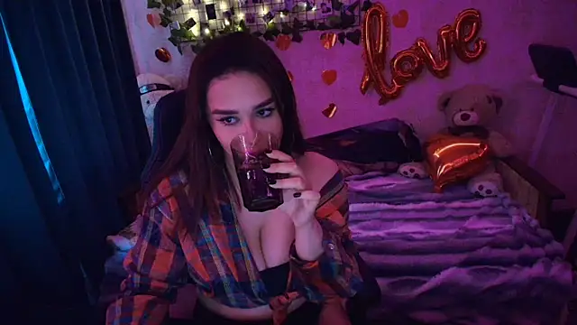 Snapshot of AlisiaRose chatting on 03/28/26, 03:28 AlisiaRose online show from 03/28/26, 03:28
