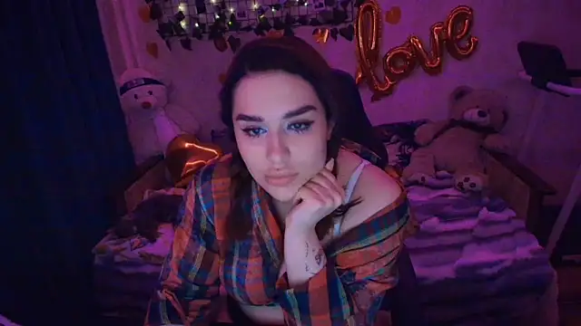 Snapshot of AlisiaRose chatting on 04/03/26, 01:47 AlisiaRose online show from 04/03/26, 01:47