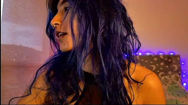 Snapshot of LunaisBack chatting on 03/03/26, 11:10 LunaisBack online show from 03/03/26, 11:10