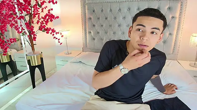 Snapshot of Jaden_and_sofia chatting on 01/18/26, 03:43 Jaden and sofia online show from 01/18/26, 03:43