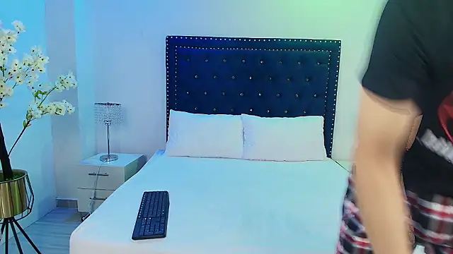 Snapshot of Jaden_and_sofia chatting on 03/06/26, 03:58 Jaden and sofia online show from 03/06/26, 03:58