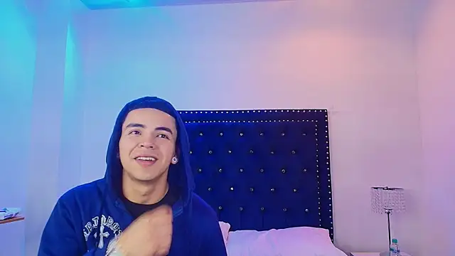 Snapshot of Jaden_and_sofia chatting on 04/16/26, 03:07 Jaden and sofia online show from 04/16/26, 03:07