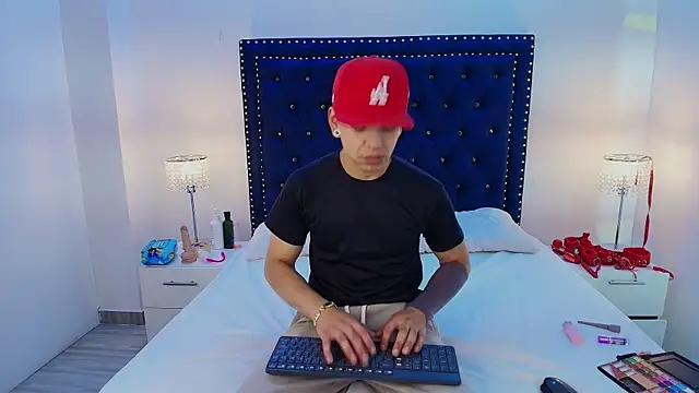 Snapshot of Jaden_and_sofia chatting on 05/09/26, 03:23 Jaden and sofia online show from 05/09/26, 03:23