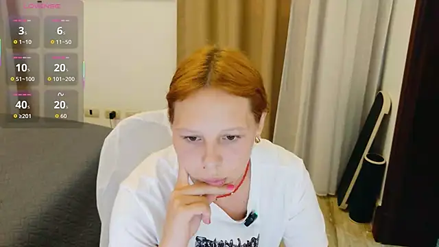 Snapshot of ViktoriaSilk chatting on 07/19/26, 05:05 ViktoriaSilk online show from 07/19/26, 05:05