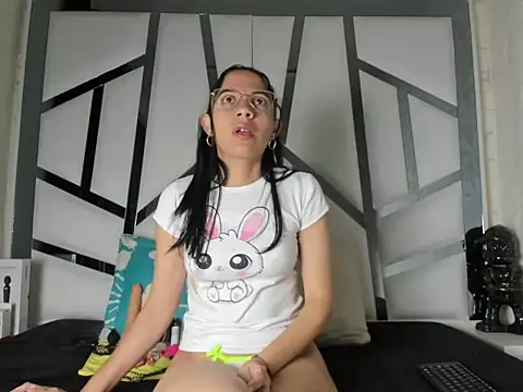 Lunahot68 online show from 04/30/26, 02:51