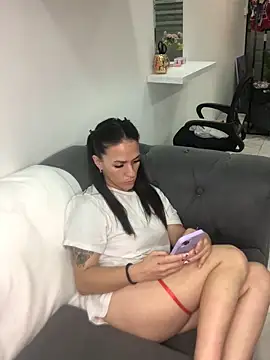 Snapshot of donatella07 chatting on 02/06/26, 12:59 donatella07 online show from 02/06/26, 12:59