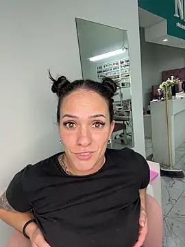 Snapshot of donatella07 chatting on 02/24/26, 04:05 donatella07 online show from 02/24/26, 04:05