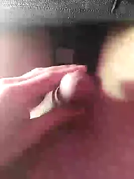 Snapshot of TrebleShebeen chatting on 01/11/26, 10:37 TrebleShebeen online show from 01/11/26, 10:37