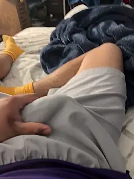 Snapshot of elpapigrande12 chatting on 02/25/26, 02:10 elpapigrande12 online show from 02/25/26, 02:10