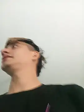 Snapshot of Andy_Kein chatting on 03/23/26, 04:11 Andy Kein online show from 03/23/26, 04:11