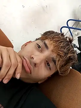 Snapshot of Andy_Kein chatting on 03/24/26, 06:35 Andy Kein online show from 03/24/26, 06:35