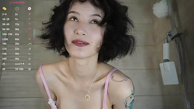 Snapshot of Chee_cha chatting on 04/05/26, 10:07 Chee cha online show from 04/05/26, 10:07