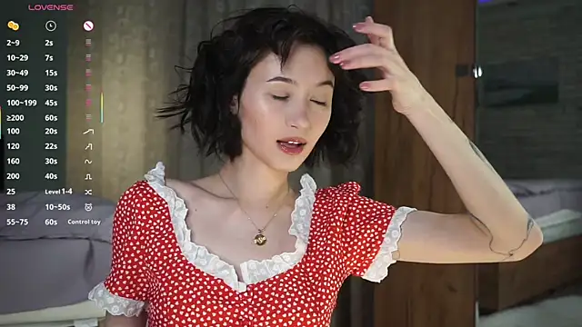 Snapshot of Chee_cha chatting on 04/12/26, 10:59 Chee cha online show from 04/12/26, 10:59
