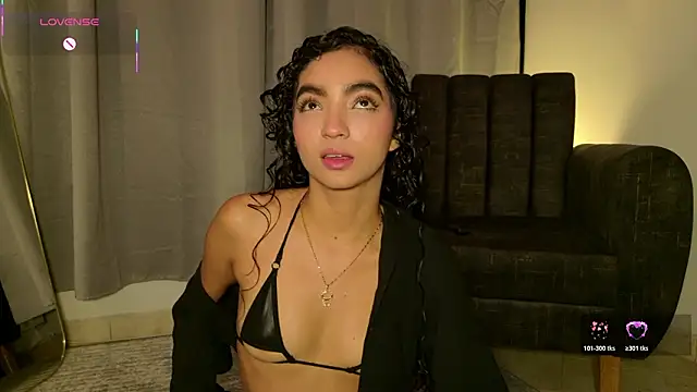 Snapshot of adelineevs chatting on 02/19/26, 02:07 adelineevs online show from 02/19/26, 02:07