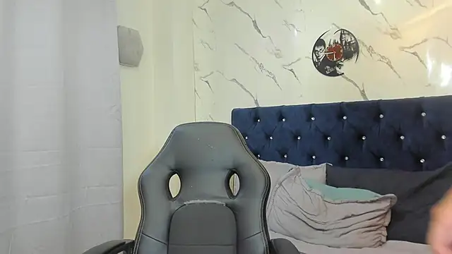 asher lux online show from 04/30/26, 07:53