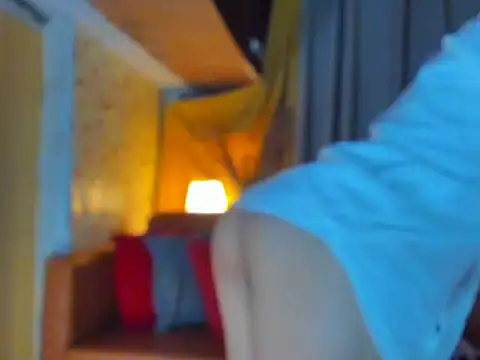 Snapshot of Andrea_bricks06 chatting on 12/17/24, 03:50 Andrea bricks06 online show from 12/17/24, 03:50