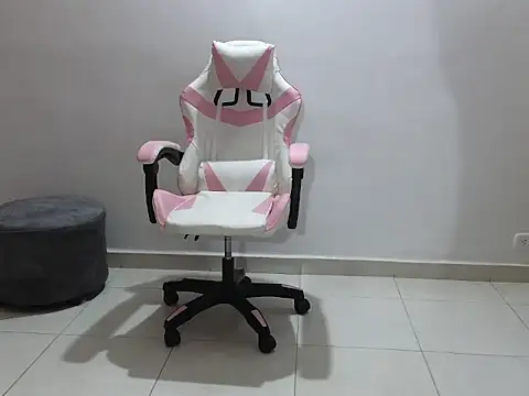 Snapshot of Daphne_Grayy chatting on 03/24/26, 11:59 Daphne Grayy online show from 03/24/26, 11:59