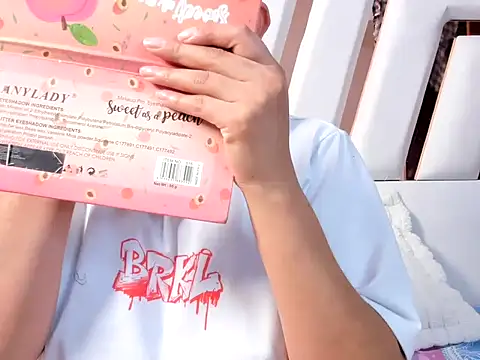 MiaKleinX online show from 06/25/26, 11:20