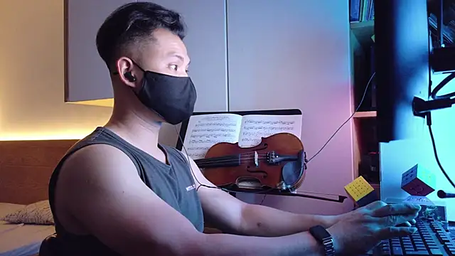 OnlyHand9x online show from 05/05/26, 04:15