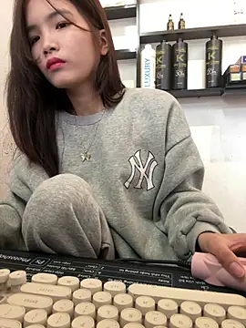 Snapshot of Navy_Vina chatting on 02/04/26, 05:35 Navy Vina online show from 02/04/26, 05:35