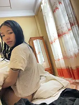 Snapshot of nanaa71 chatting on 02/27/26, 12:43 nanaa71 online show from 02/27/26, 12:43