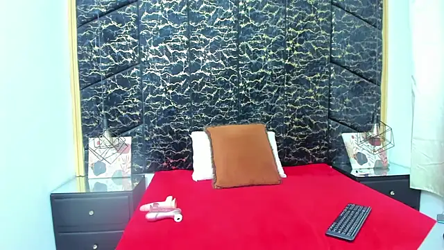 Snapshot of AlahiaEvansz chatting on 01/06/26, 03:10 AlahiaEvansz online show from 01/06/26, 03:10