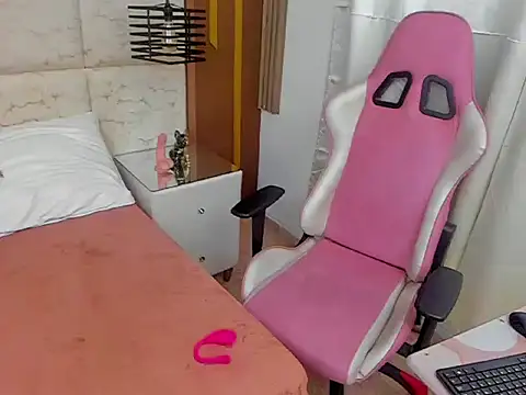 Snapshot of AlahiaEvansz chatting on 03/11/26, 12:38 AlahiaEvansz online show from 03/11/26, 12:38