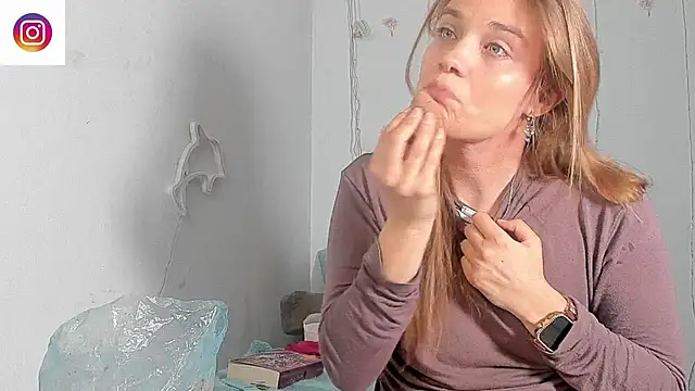 YoungSophie online show from 02/21/26, 05:03