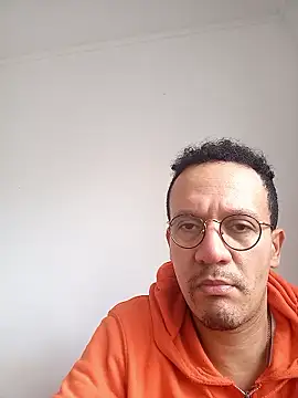 Snapshot of Henrytsuzuki chatting on 01/10/26, 11:45 Henrytsuzuki online show from 01/10/26, 11:45