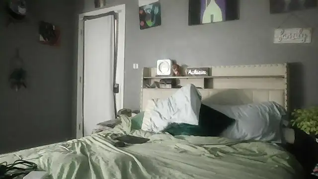 Snapshot of Derrick7799 chatting on 01/10/26, 07:59 Derrick7799 online show from 01/10/26, 07:59