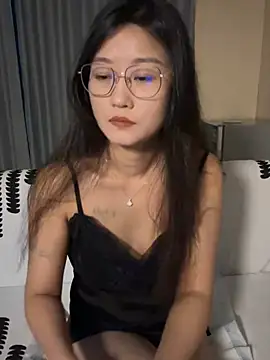 AnnieLi888 online show from 04/15/26, 07:59