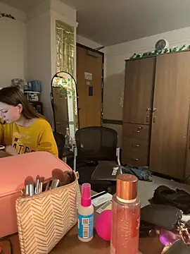 Snapshot of CookiesNcreaming chatting on 02/24/26, 08:01 CookiesNcreaming online show from 02/24/26, 08:01