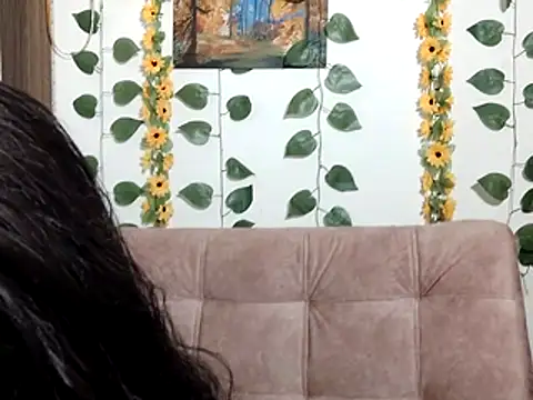 Nahomy-sm online show from 06/30/26, 12:00