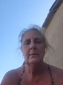 HotAzMilf online show from 06/18/26, 04:00