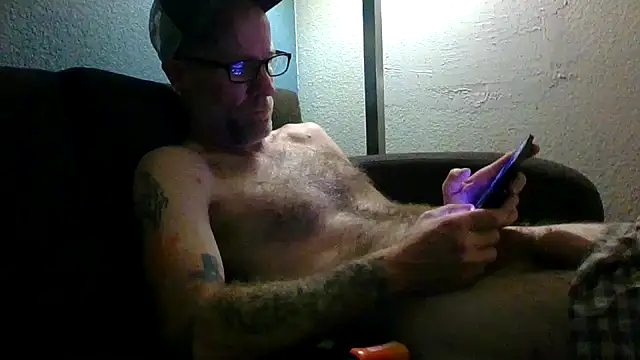 Snapshot of tittycum3636 chatting on 03/27/26, 02:39 tittycum3636 online show from 03/27/26, 02:39