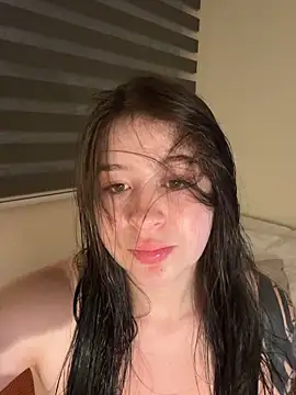 evelynrosess1 online show from 04/25/26, 12:57