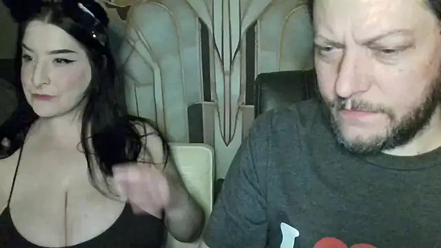 Snapshot of 2feral chatting on 03/19/26, 07:01 2feral online show from 03/19/26, 07:01